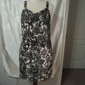 Women's Sleeveless White With Black Flower Patterned Dress